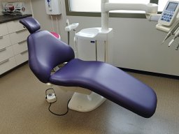 20241108 Sellerie médicale - Réfection d'une table d'auscultation dentaire à Puisserguier (apres) 1