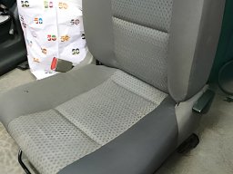 20191105 Sellerie auto - Après réfection d'un siège de véhicule (DSC_0030)