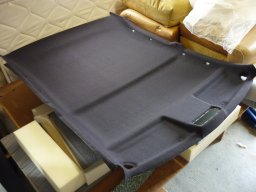 20200529 Sellerie auto - Réfection complète des 4 montants d'un ciel de BMW (1993) en tissu veloutine noir sur mousse 2mm et résille