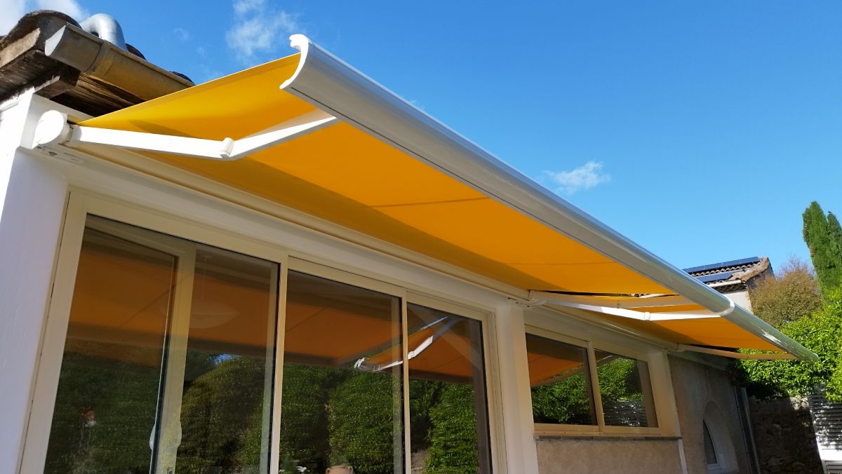 Stores banne coffre modèle Bora Stores bannes coffres