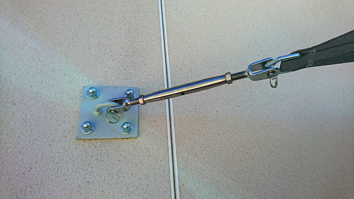 Platine d'ancrage pour voile d'ombrage triangulaire Serge Ferrari Soltis Perform 92 Platine d'ancrage pour voile d'ombrage triangulaire Serge Ferrari Soltis Perform 92